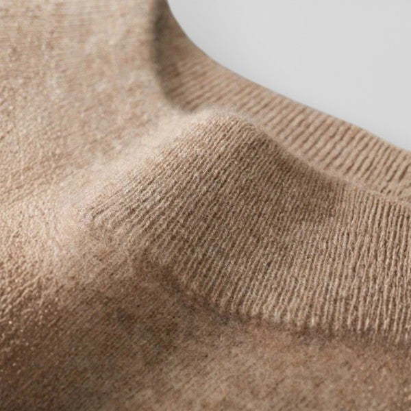 Il Maglione in Lana Merino con Collo Alto di Ginevra